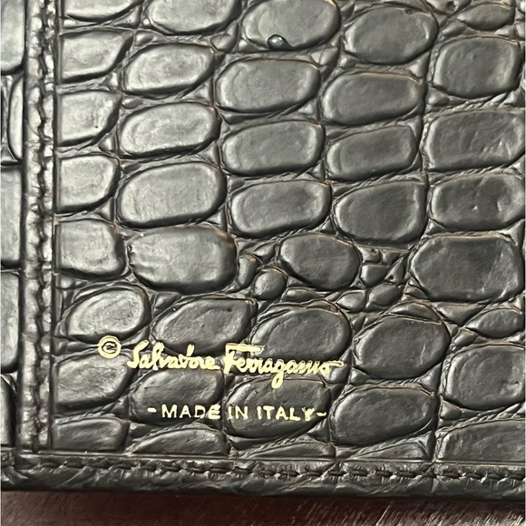 SALVATORE FERRAGAMO PURSE VARA EMBOSSING LEATHER BLACK WOMEN - Picture 12 of 12